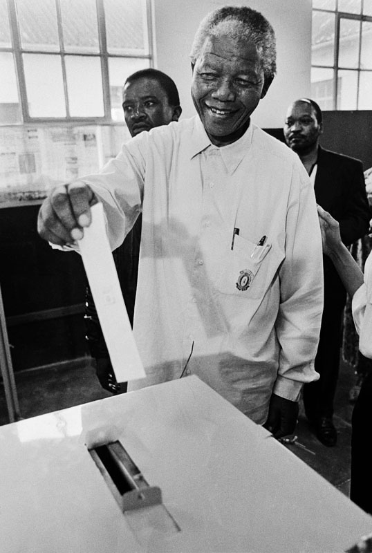 Nelson Mandela votant, el 1994 Nelson Mandela votant, el 1994