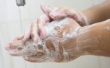 Una mesura de prevenció contra el coronavirus és rentar-se les mans Una mesura de prevenció contra el coronavirus és rentar-se les mans