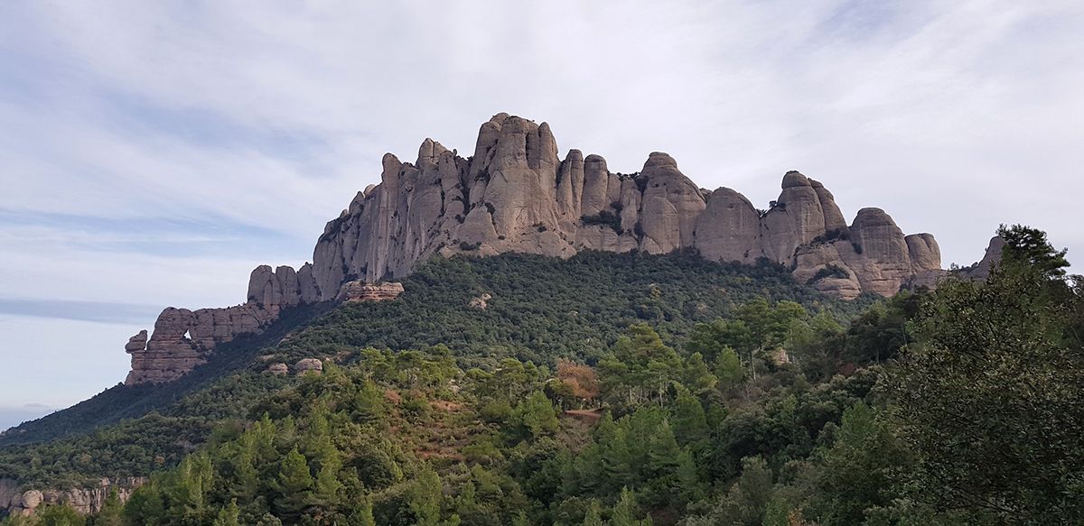 Les muntanyes de Montserrat prop del Bruc