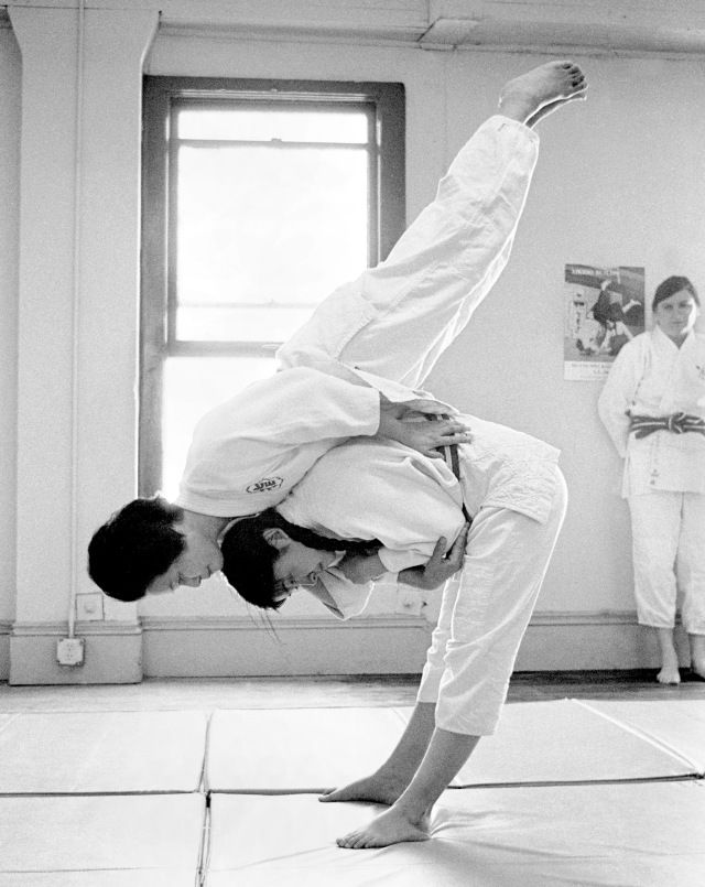 Keiko Fukuda ensenya en el seu club de judo Keiko Fukuda ensenya en el seu club de judo